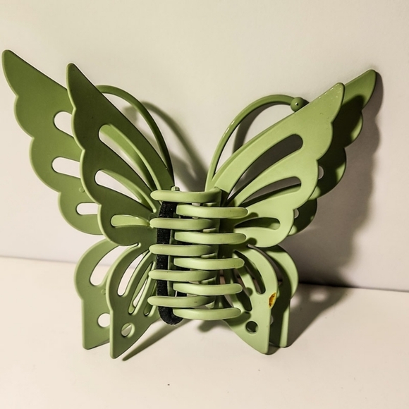 Oversized Sage Green Butterfly Hair Clip - Picture 3 of 3
